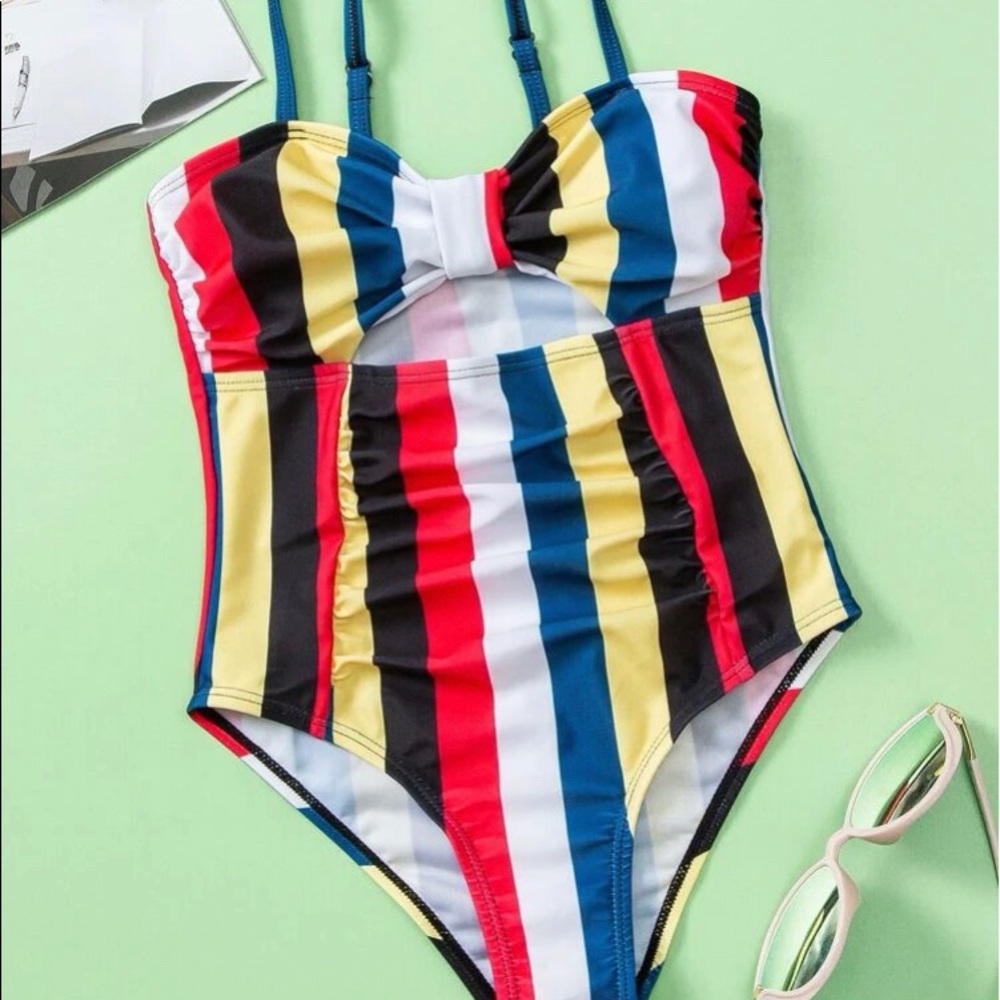 Striped shoulder strap high back mid cutout *this bathing suit runs small*